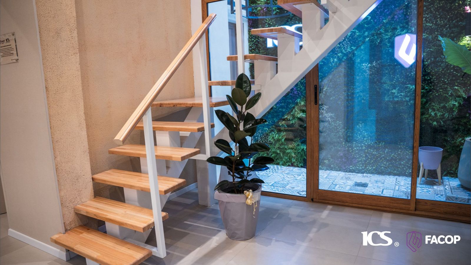Escalera al jardín